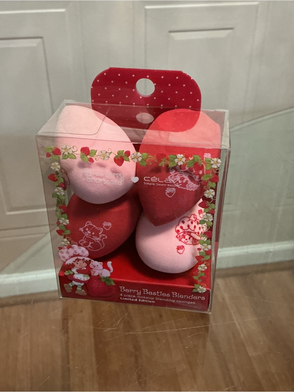 Celavi Strawberry Shortcake 4PC Makeup Beauty Blenders Limited Edition 🍓